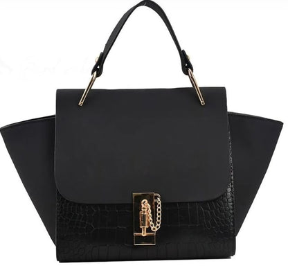 Dorole Fine Surface Shoulder Bag