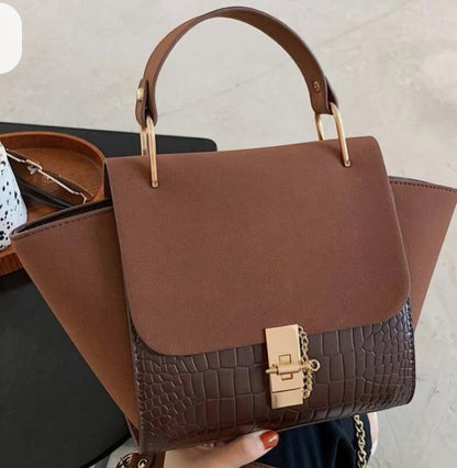 Dorole Fine Surface Shoulder Bag
