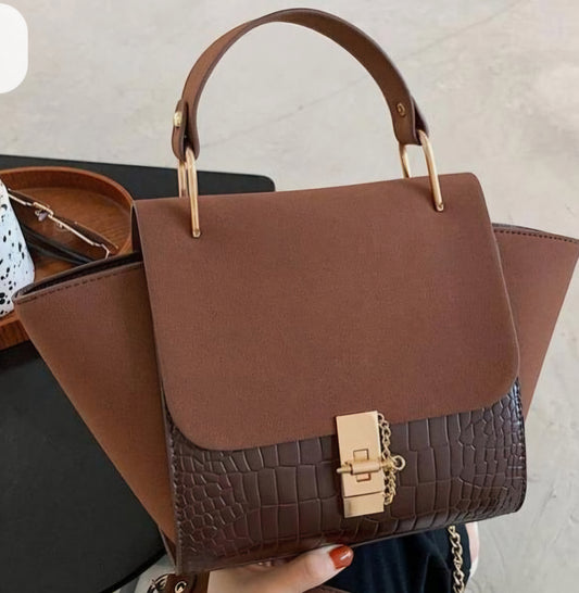 Dorole Fine Surface Shoulder Bag